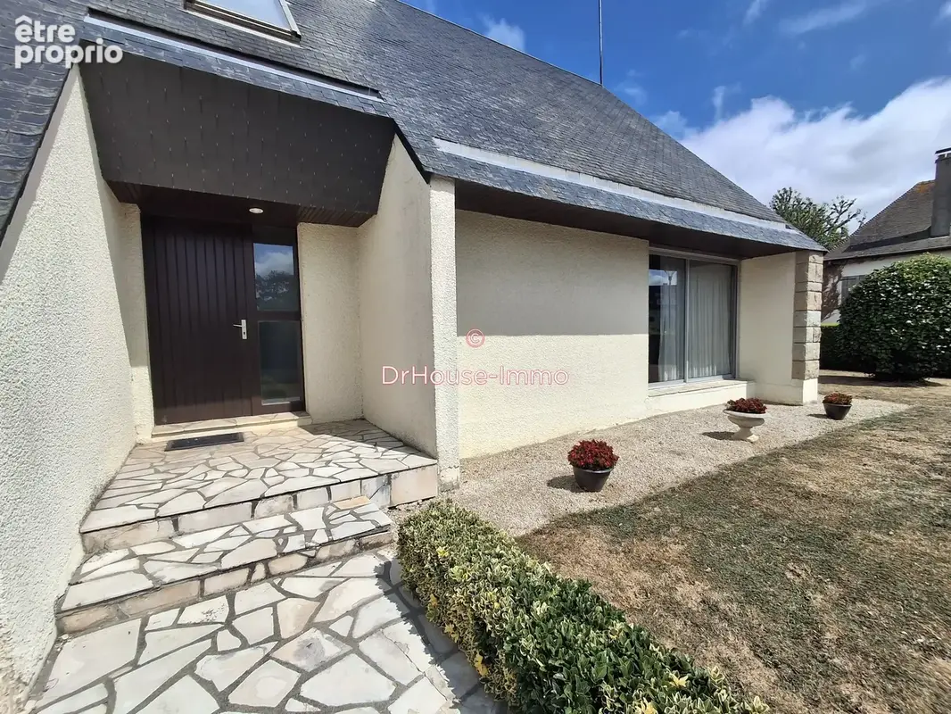 Maison 150 m² à Saint-Hilaire-Du-Harcouet  - photo 2