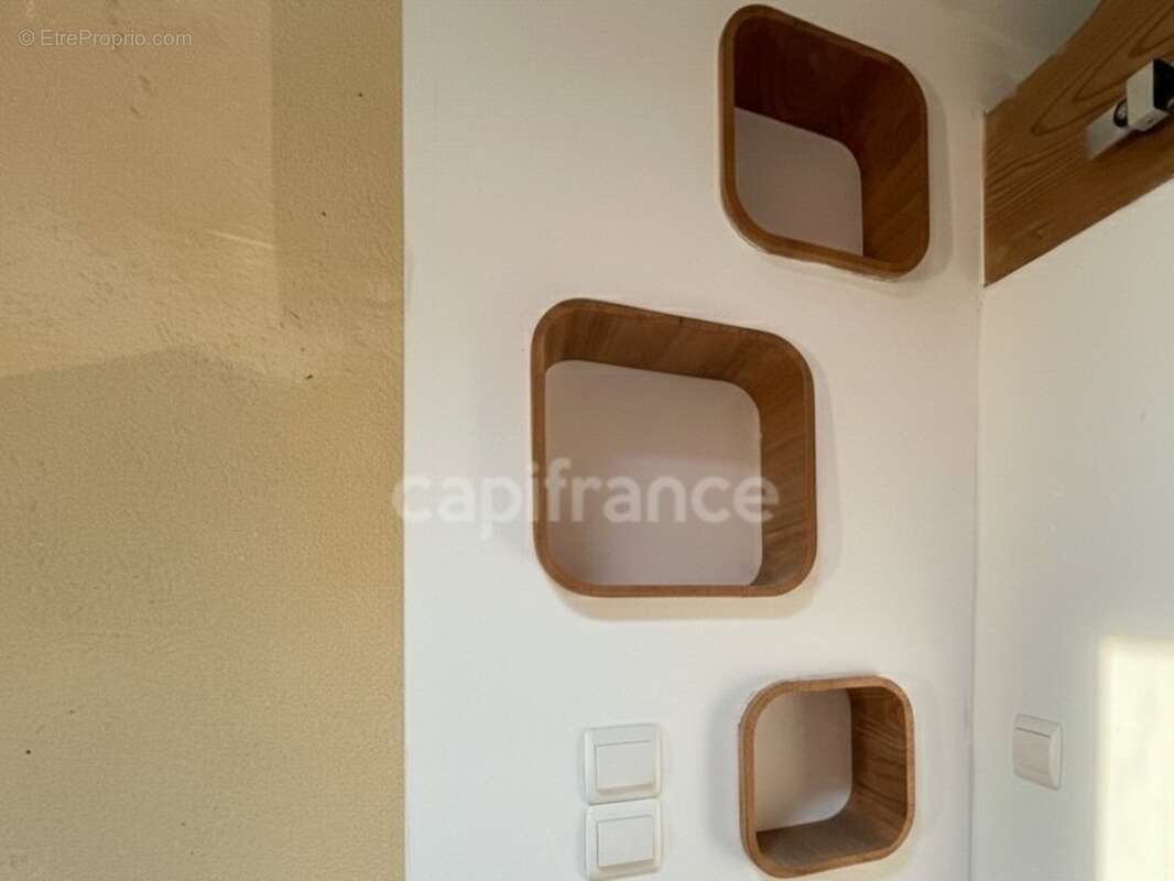 Certaines maisons séduisent par ce qu'elles sont, d'autres par tout ce qu'elles peuvent devenir - Vanzac (17) - photo 8