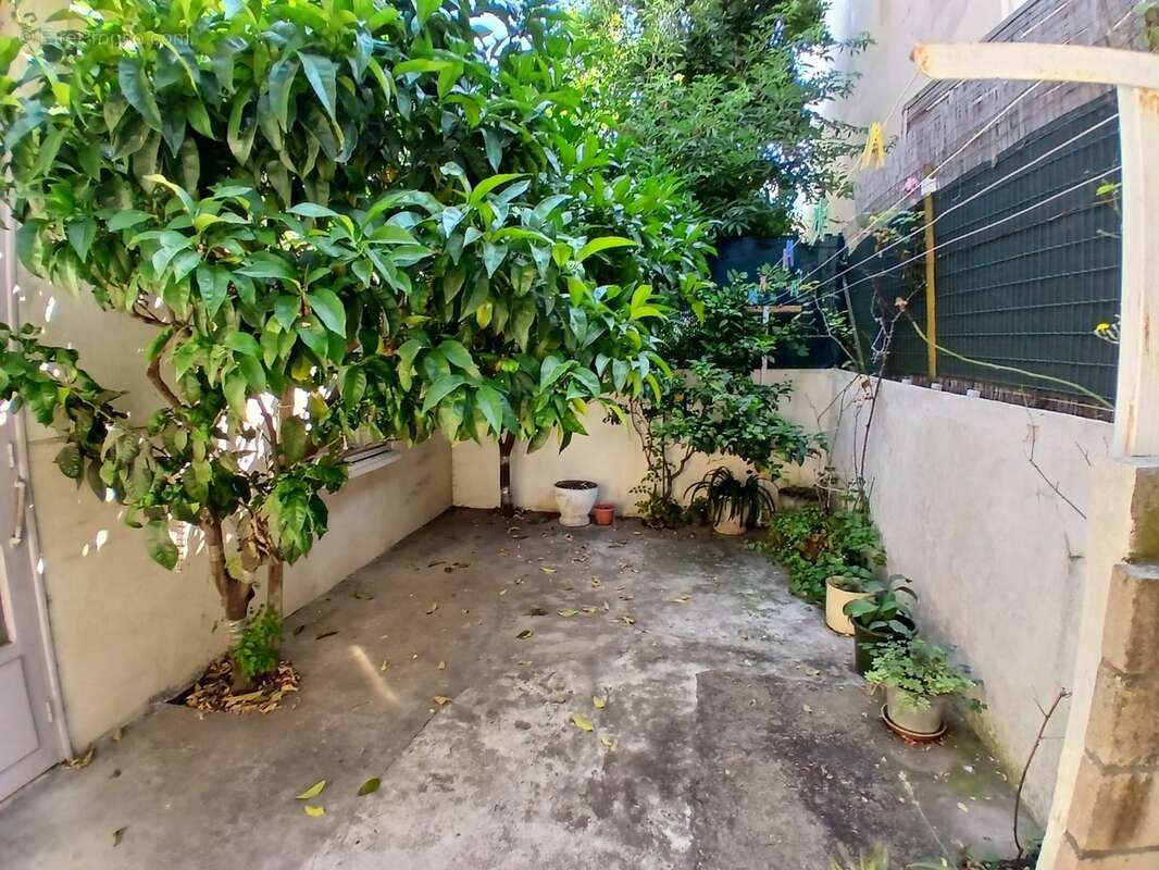 Béziers Champs de Mars – Maison de ville 125 m² avec patio, terrasse et grand garage - photo 8