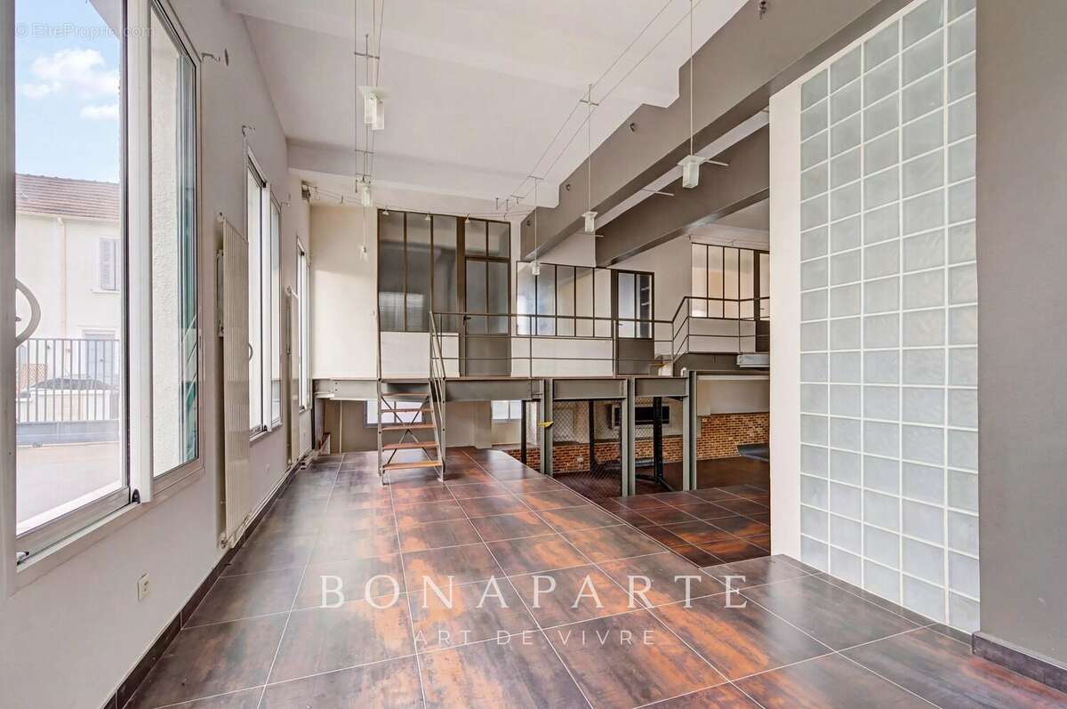 COLOMBES gare - Loft de 205 m²  Terrasse privative  Double parking - photo 12