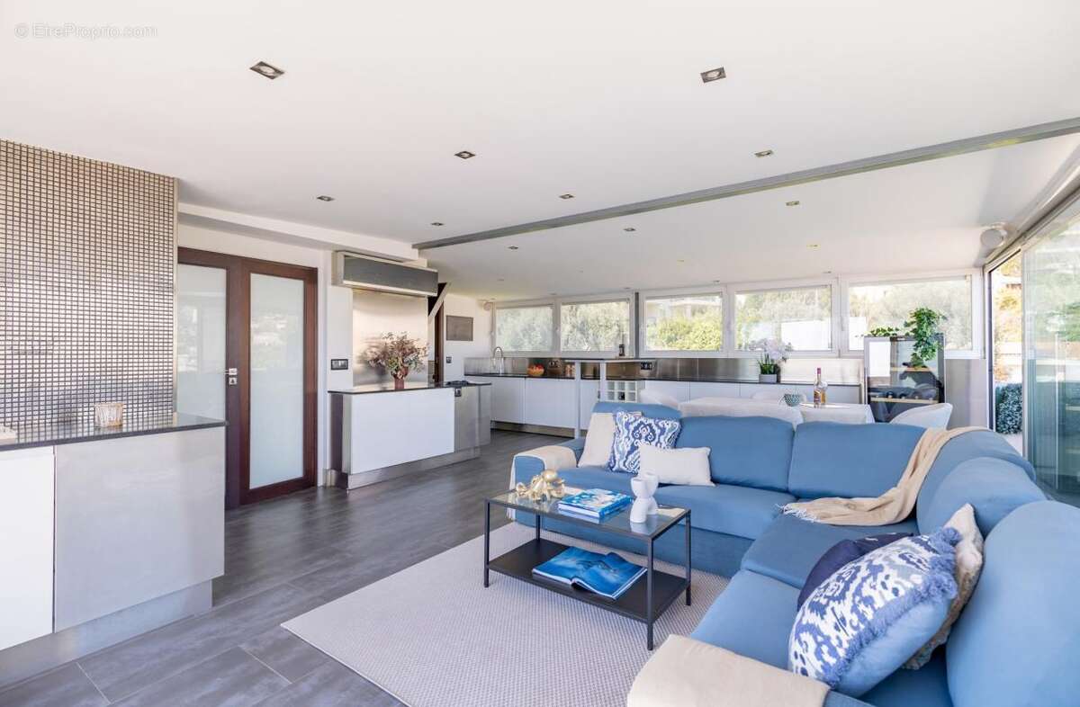 Appartement à CAP-D'AIL