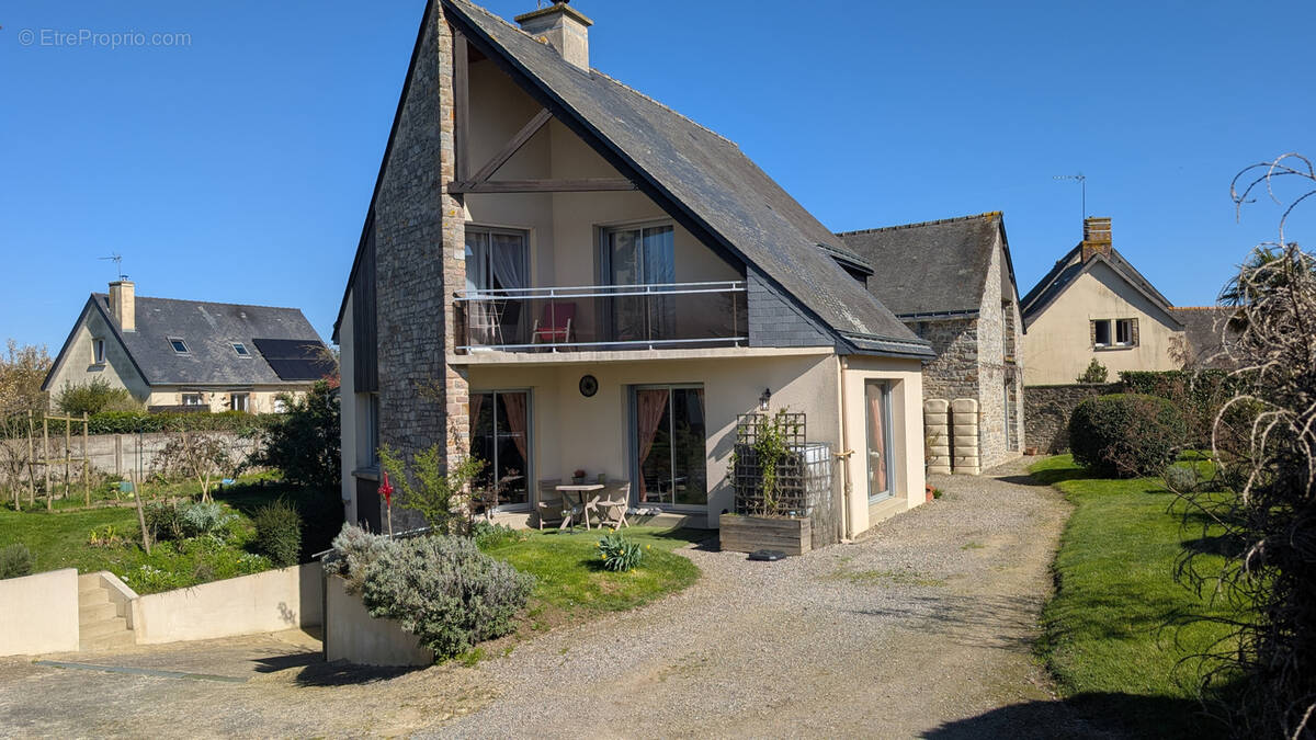 Maison à JANZE