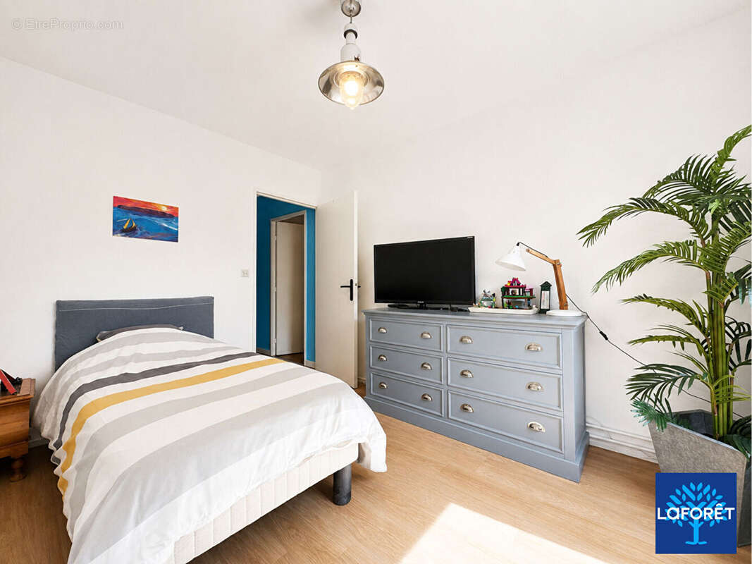 Appartement 3 pièces  95 m² , Résidence Marin la Meslée,  À deux pas du parc de la Rhonelle - photo 8
