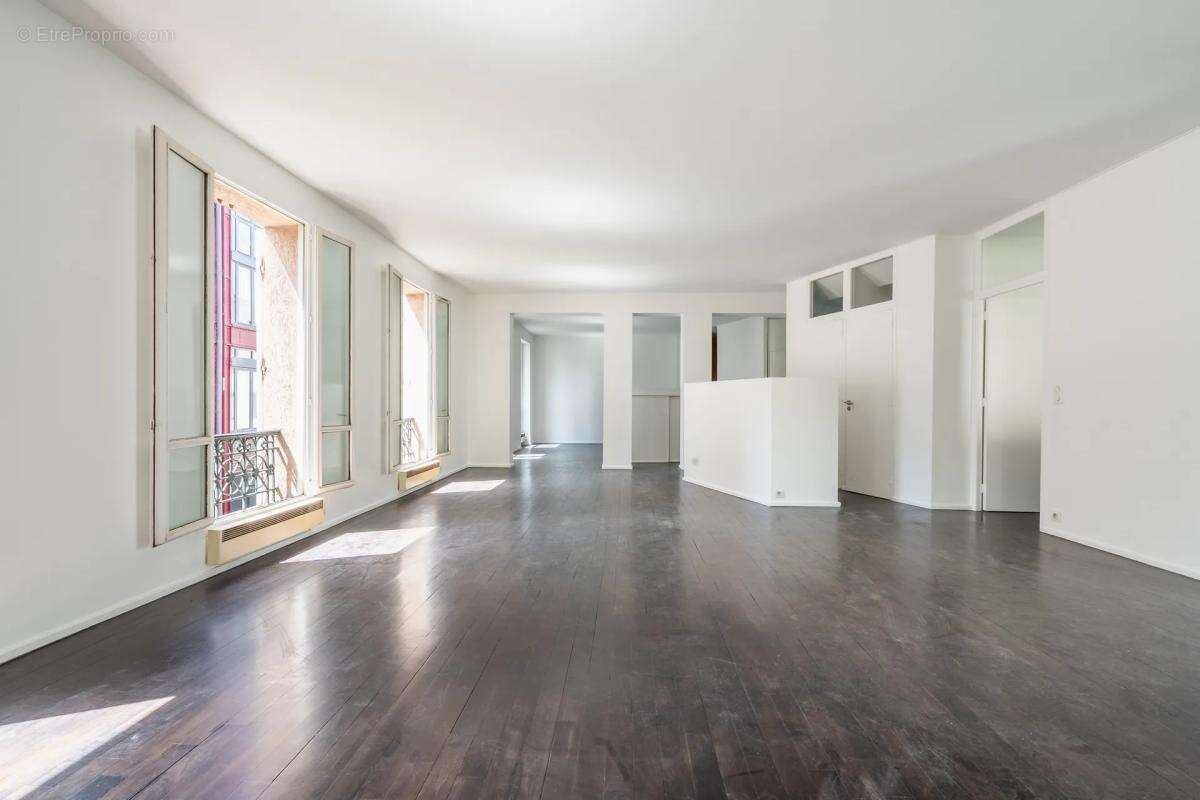 Appartement à PARIS-11E