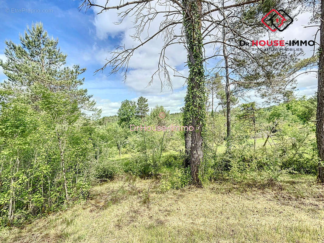 Terrain à CORNILLE