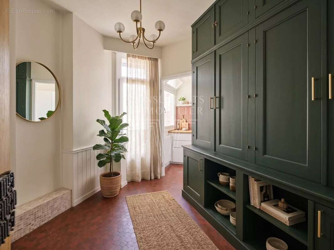 Appartement à PARIS-16E
