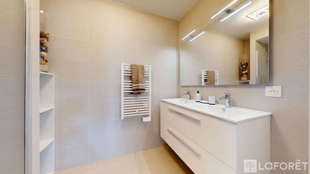 Appartement à FREJUS