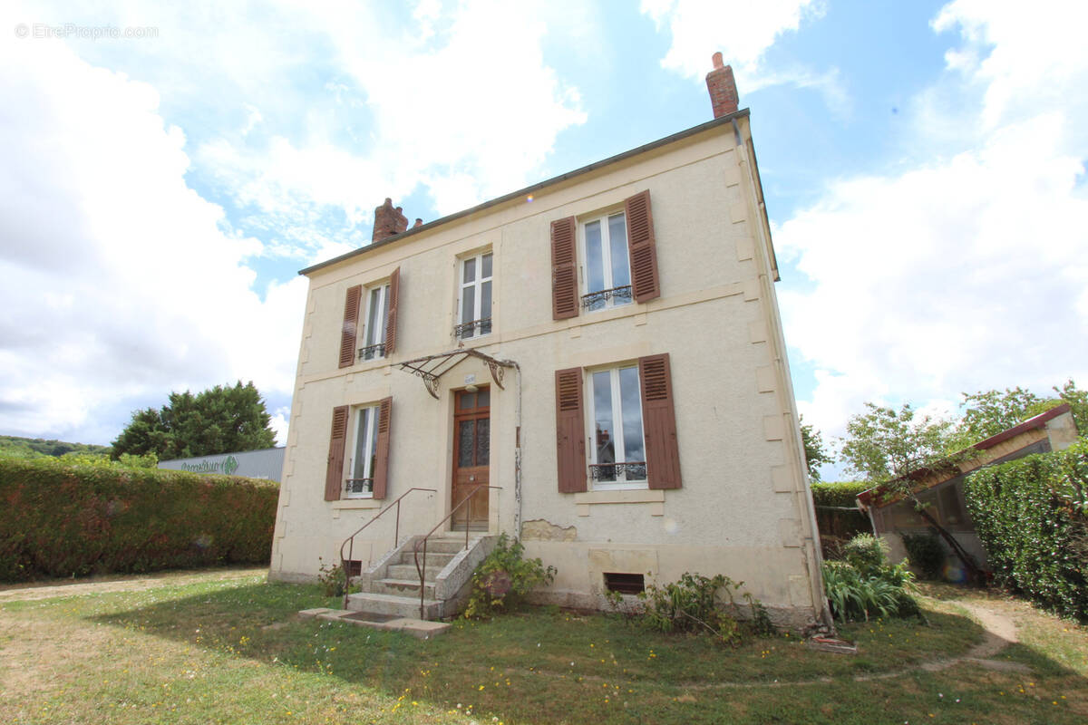 Maison à POUGUES-LES-EAUX