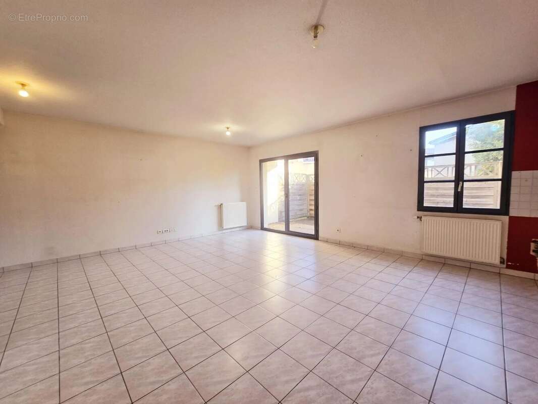 Appartement à ANSE