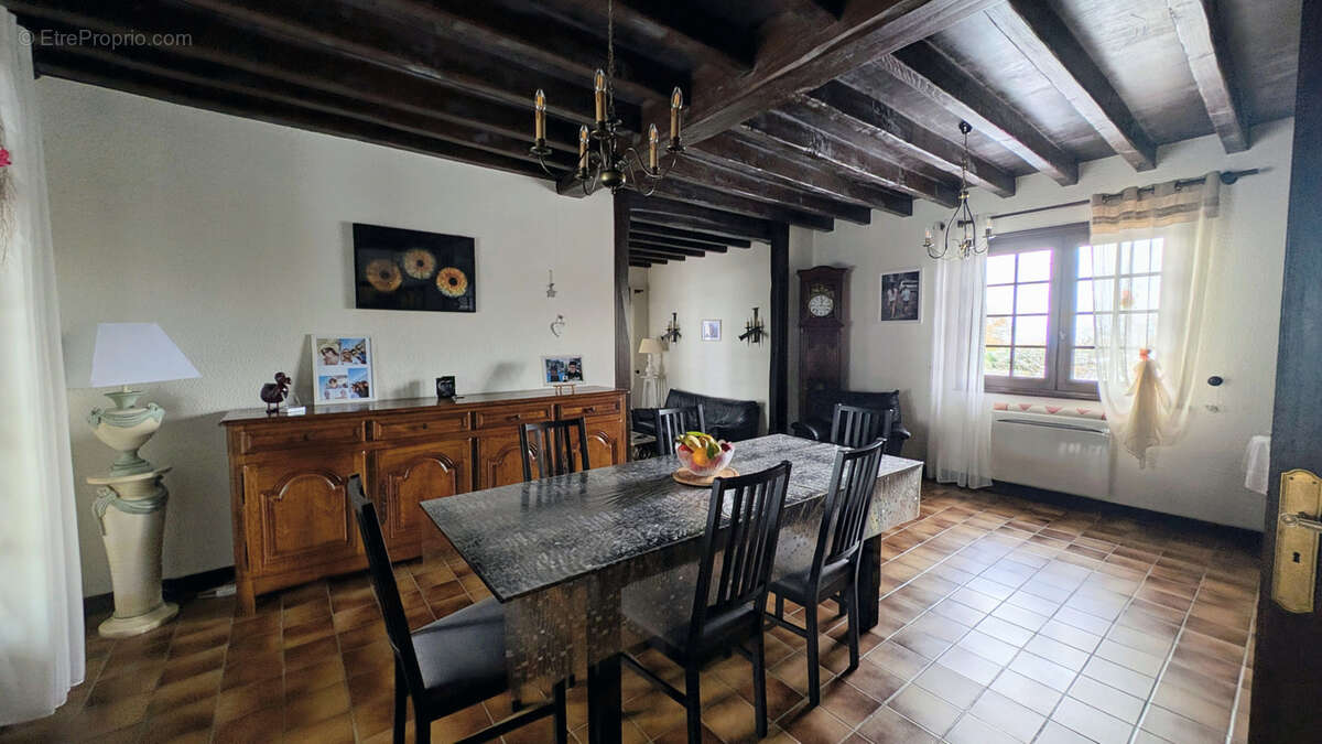 Maison à SAINT-ROMAIN-LA-MOTTE