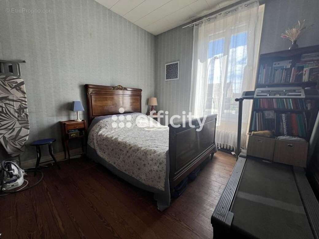 Maison à SAINT-PIERRE-LES-NEMOURS