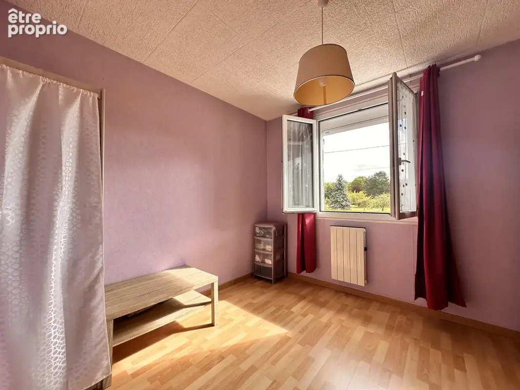 Maison de 84m2 sur sous-sol total avec terrain divisible et constructible - photo 4