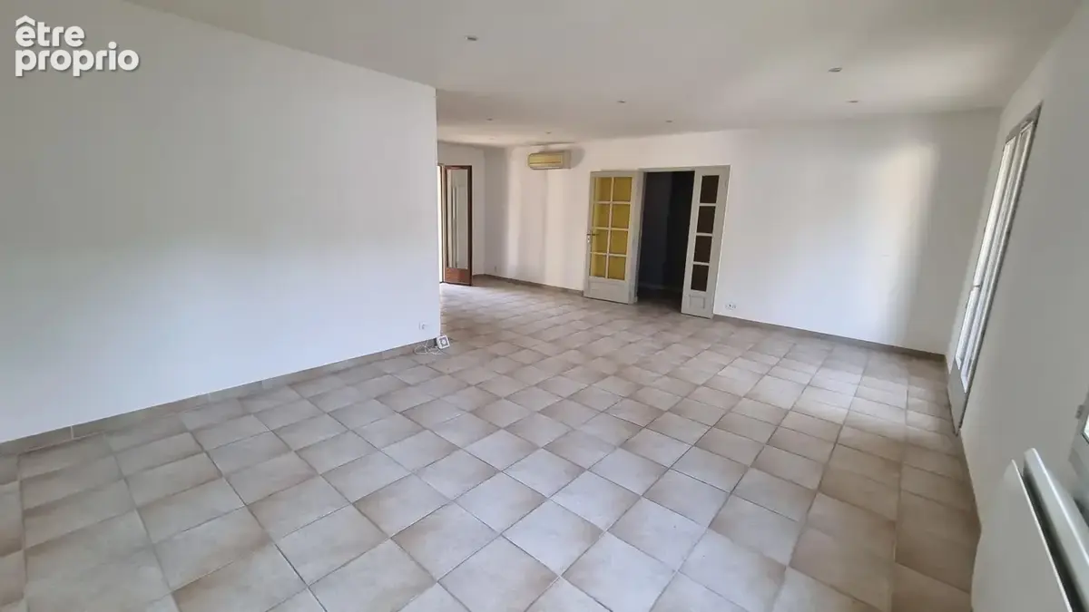 Maison 6 pièces 121 m² à vendre à Uchaud (30620) - photo 6