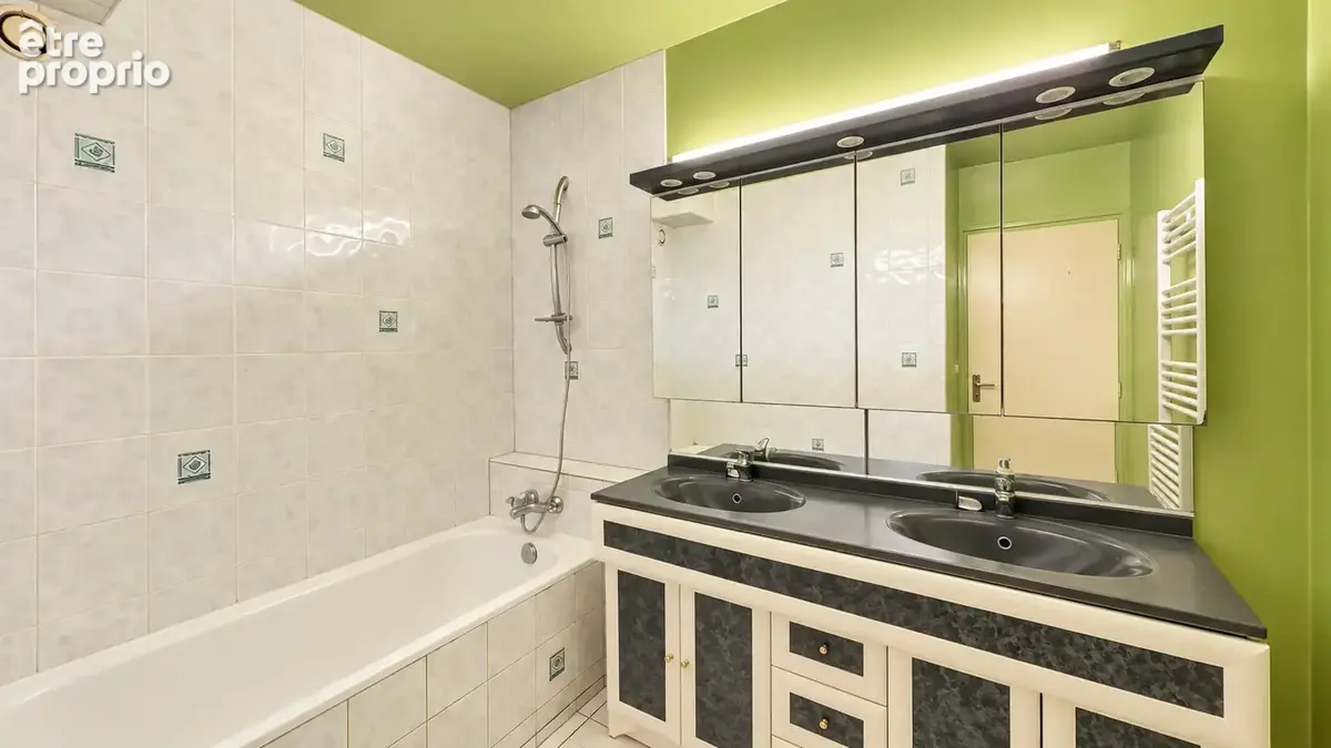 Appartement 3 chambres - Cave - Stationnement privatif en sous-sol - photo 7