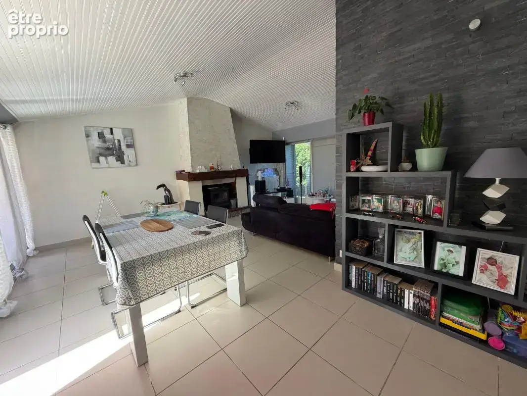 Saint-jean-d'hermine (85) - coeur de village au calme - adorable villa plain pied 4 chambres sur 1177m² - photo 6