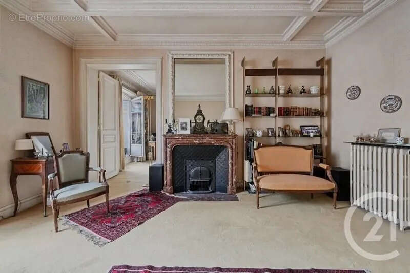 Appartement à NEUILLY-SUR-SEINE