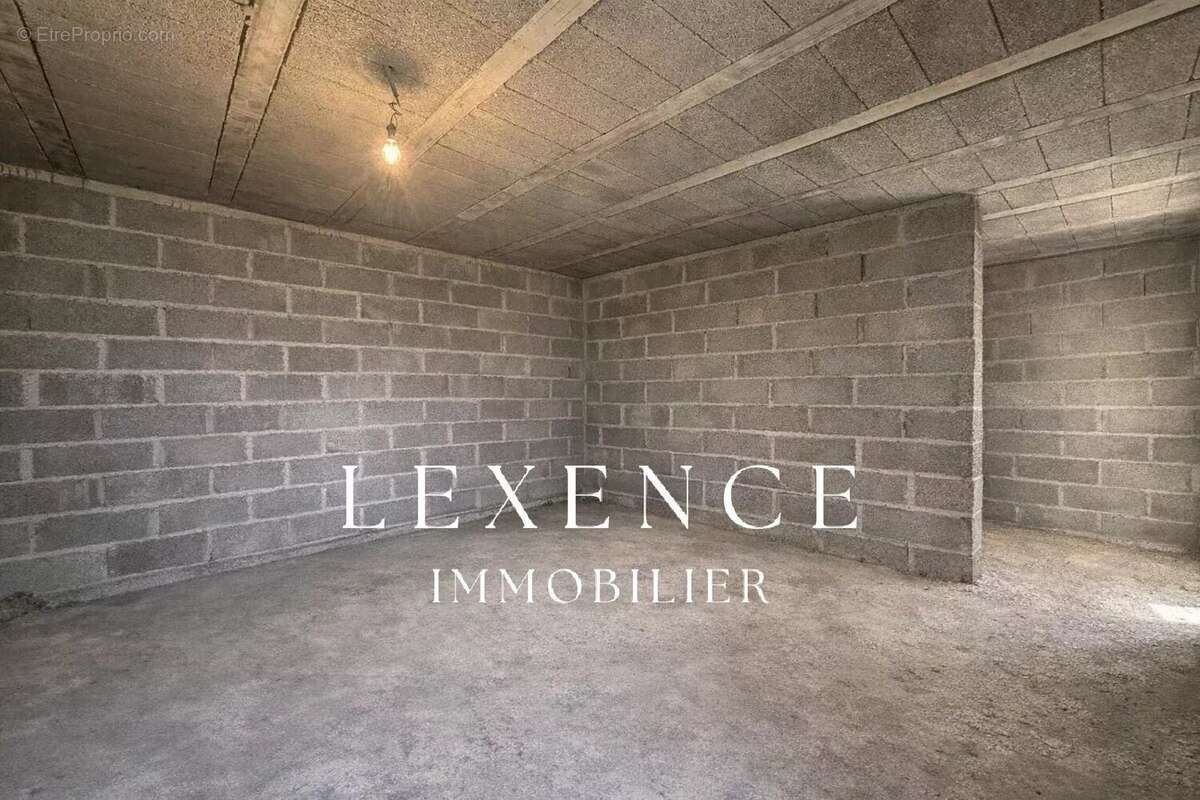 Appartement à LA FARE-LES-OLIVIERS