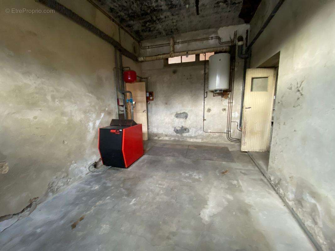 Maison à MAUZAC-ET-GRAND-CASTANG