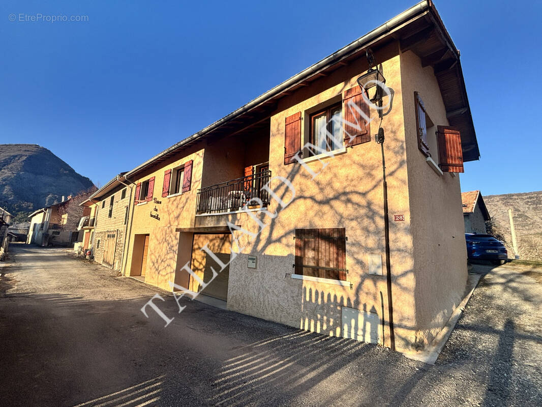 Maison à BREZIERS