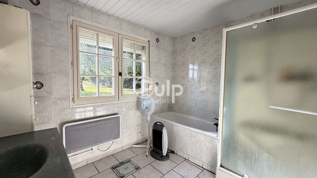 Maison à LE DOULIEU