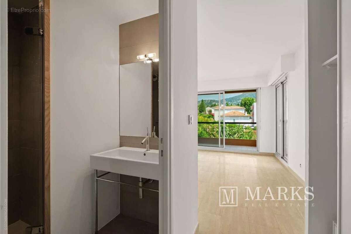 Appartement spacieux de trois chambres avec vue mer - photo 14