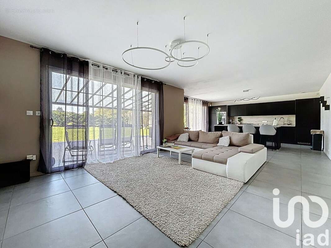 Photo 3 - Maison à THEHILLAC