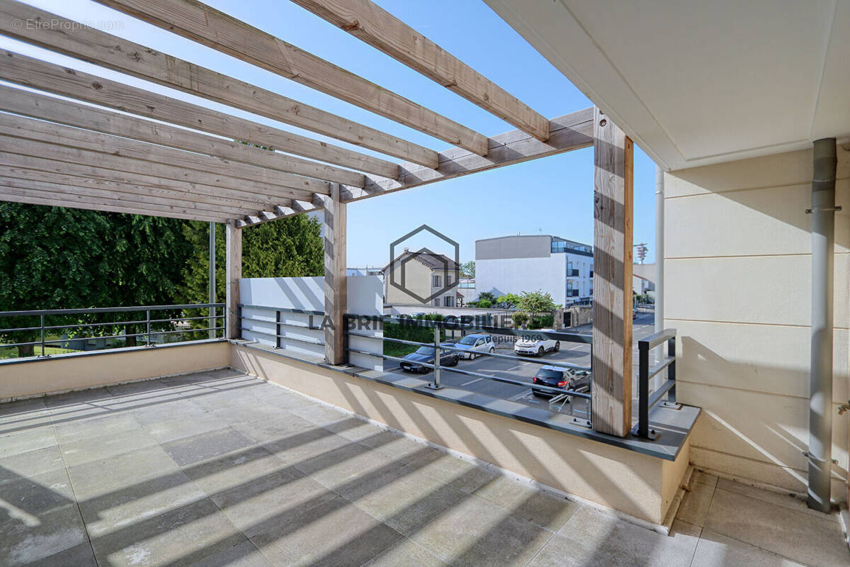 Appartement à CHENNEVIERES-SUR-MARNE