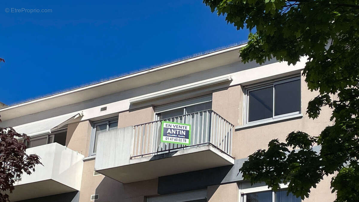 Appartement à LA GARENNE-COLOMBES