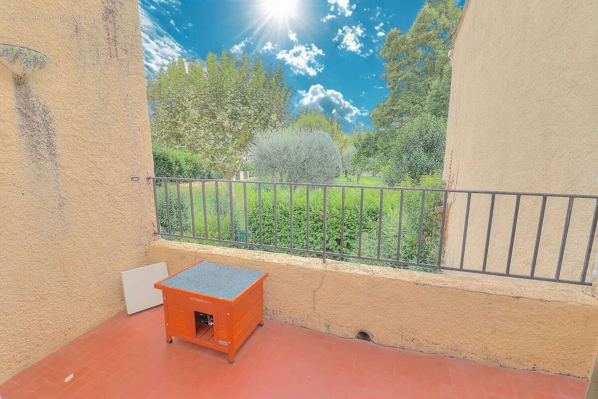Appartement à PEYMEINADE