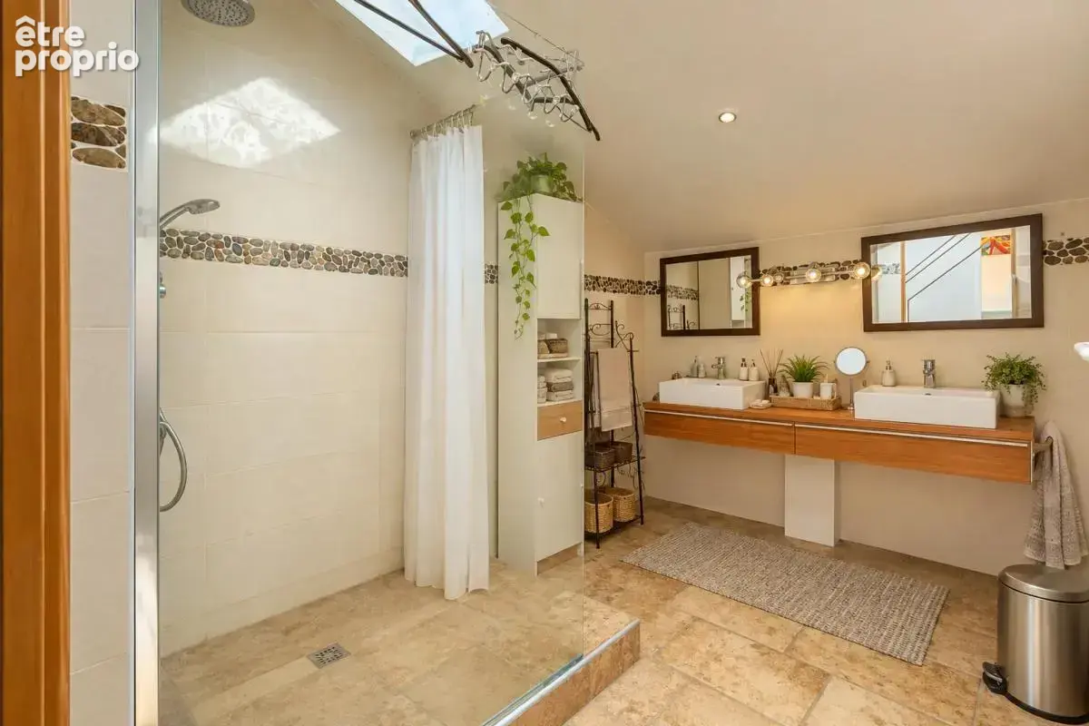 Maison de 7 pièces de 185 m² à Villefranche-sur-Saône - Bordelan - photo 13