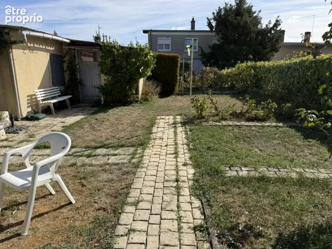 Maison 5 pièces 69 m² à vendre à Saint-Doulchard (18230) - photo 12