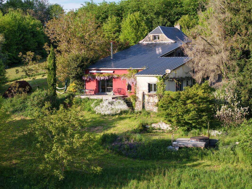 Maison à LA SALVETAT-PEYRALES