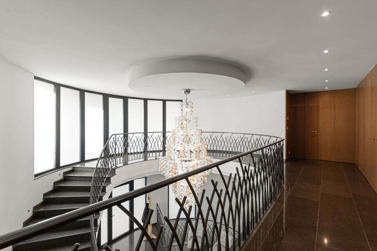 Maison à ROQUEFORT-LES-PINS