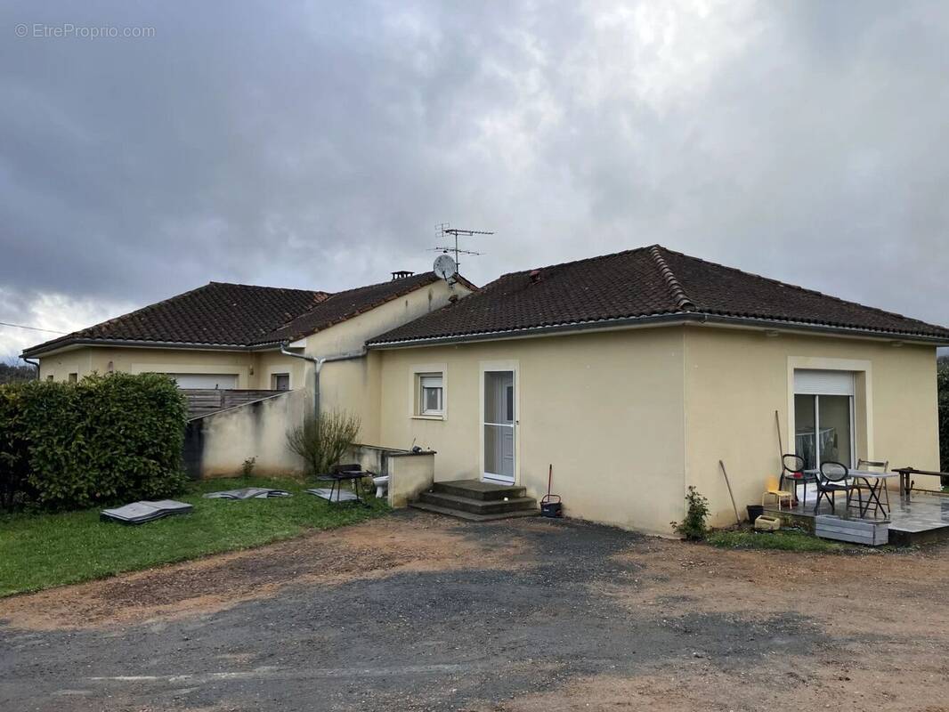 Maison à CAPDENAC