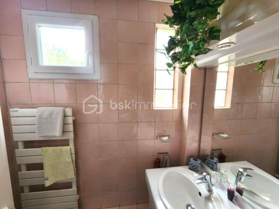 Appartement à LE PLESSIS-TREVISE
