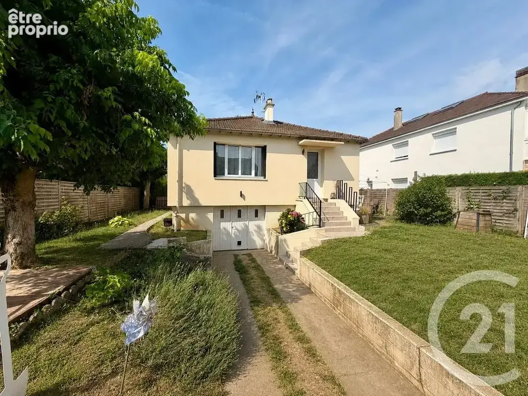 Photo Maison à Saint-Mard au prix de 299 000€