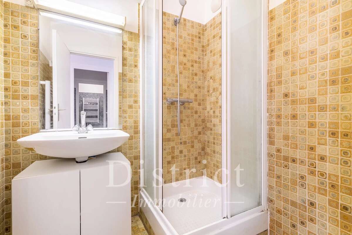 Appartement à PARIS-15E