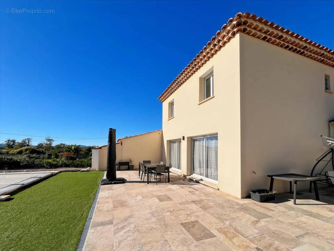 Maison à VINON-SUR-VERDON