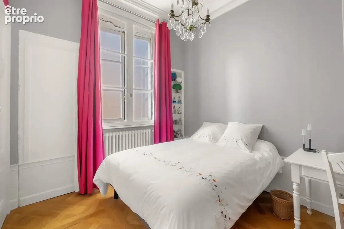 Quai Saint-Vincent, T6 de 180 m2, cachet et vue Saône - photo 13