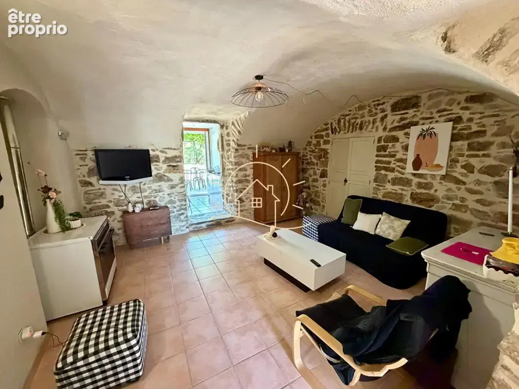 Mas en pierres avec piscine et 2 000 m² de terrain à Gagnières - photo 5