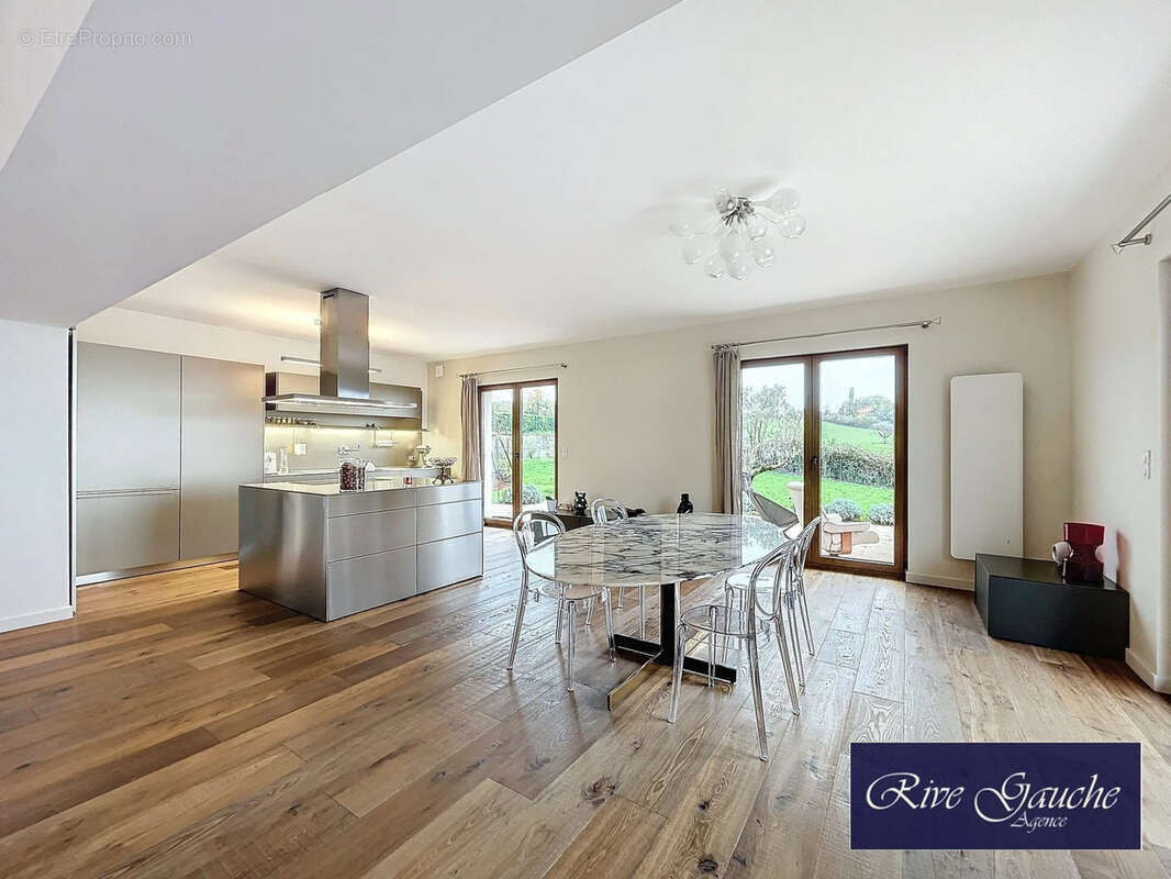 Maison à CHENS-SUR-LEMAN