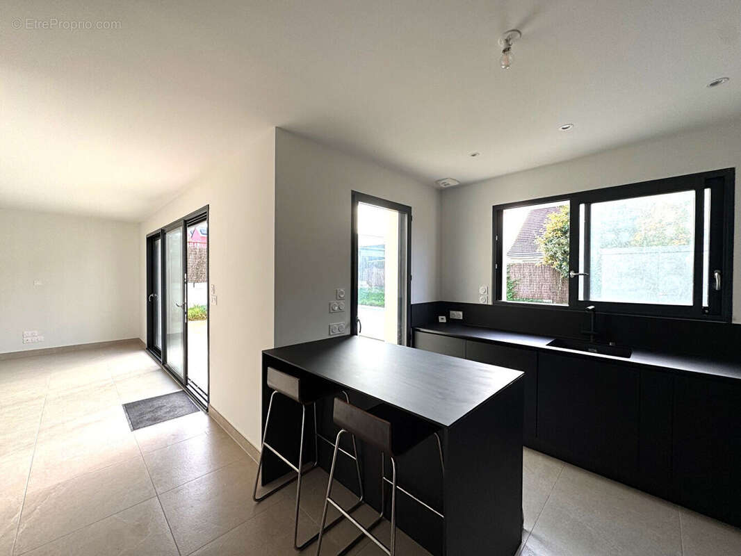 Maison à SAVIGNE-L&#039;EVEQUE