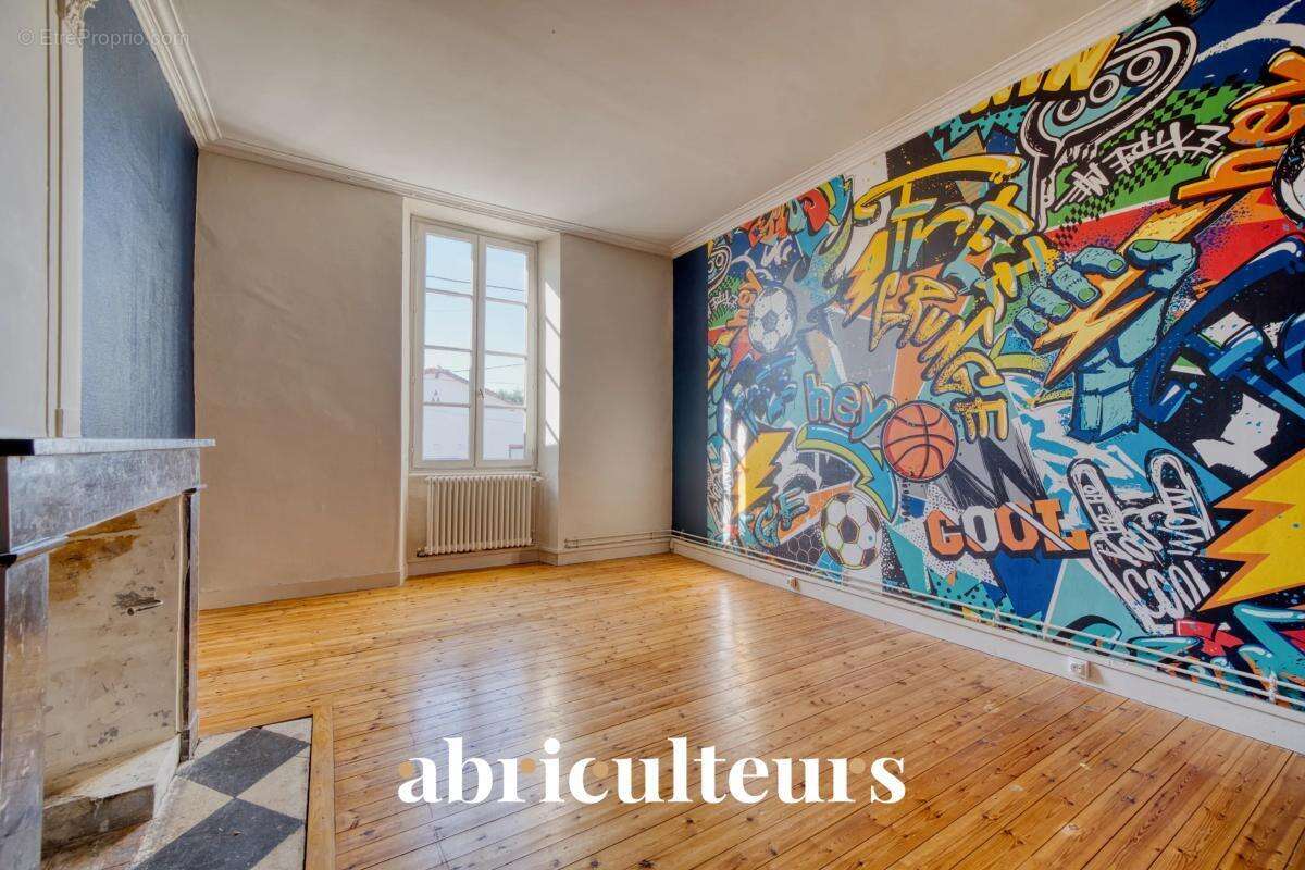Maison de caractère de 242 m² en vente à Saintes (17100) - photo 10
