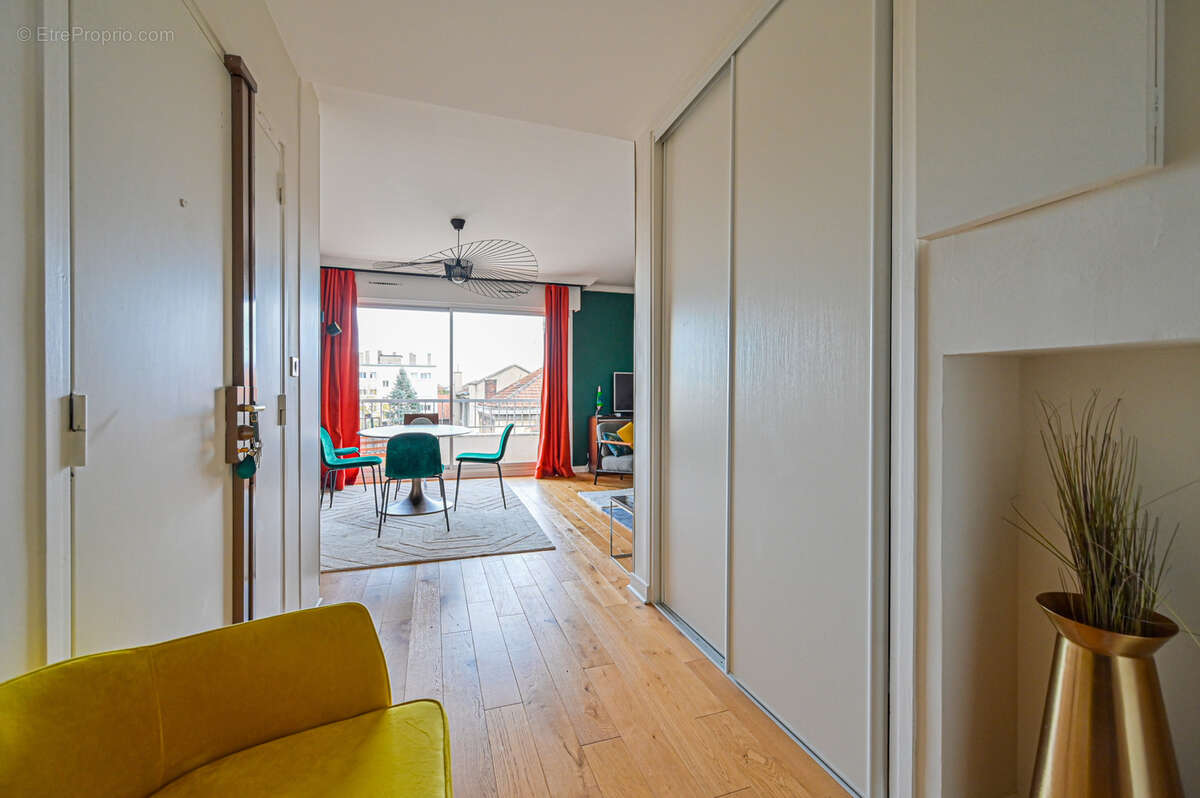 Appartement à SAINT-MAUR-DES-FOSSES