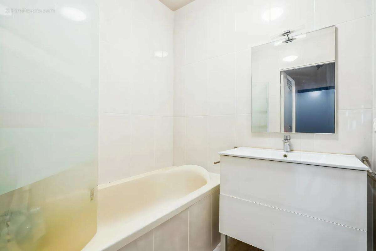 Appartement à PARIS-14E