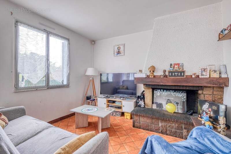 Christophe Michaudelle – CAPIFRANCE - vous propose proche de Meaux et de Saint Soupplets : maison indépendante - 4 pièces - 115  - photo 6