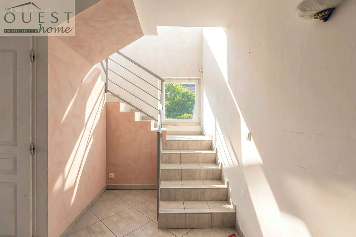 Maison à CHARBONNIERES-LES-BAINS