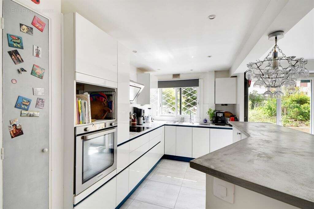 Appartement à PARIS-20E