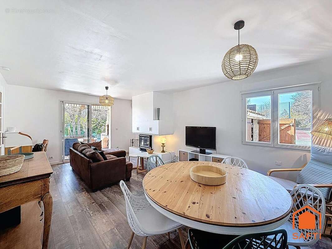 Photo 7 - Maison à REGUSSE