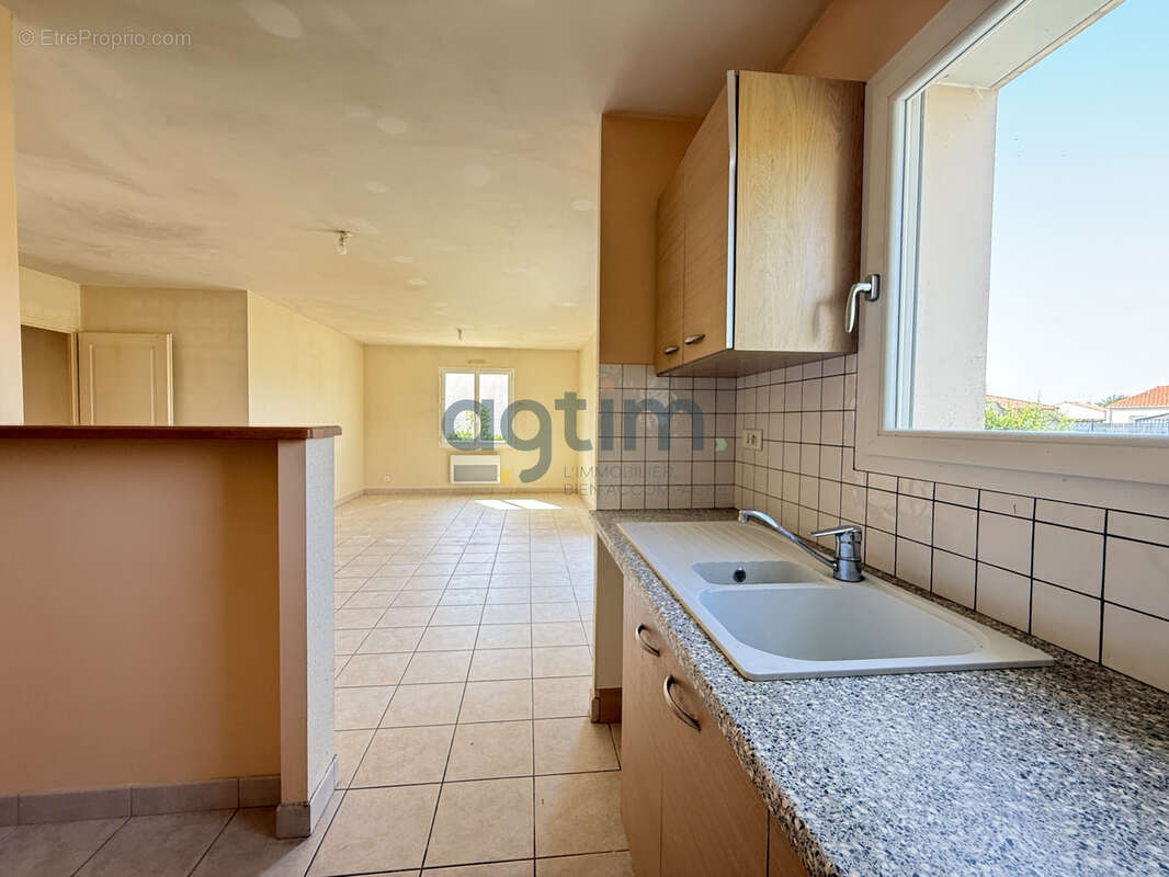 Les-Landes-Génusson, plain pied, en lotissement, 3 chambres, terrain, garage - photo 7